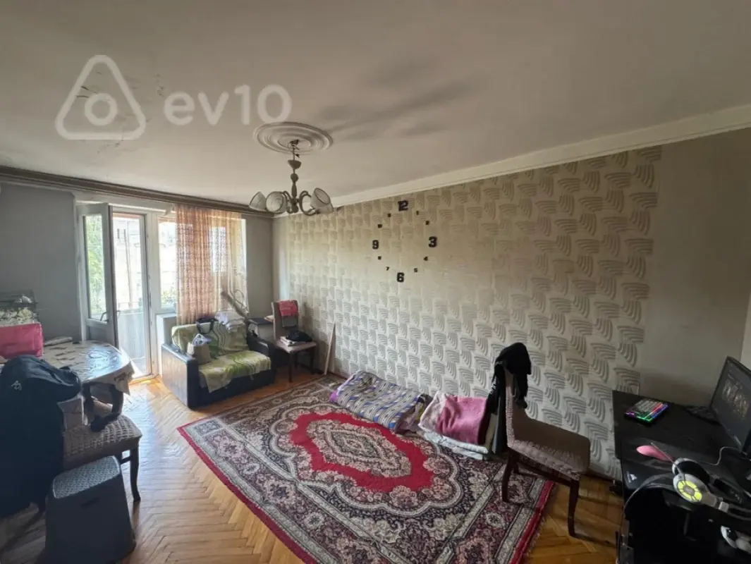Satılır 1 otaqlı köhnə tikili 30 m²