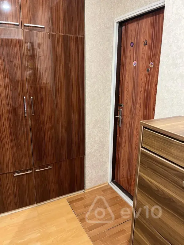 Satılır 2 otaqlı köhnə tikili 40 m²