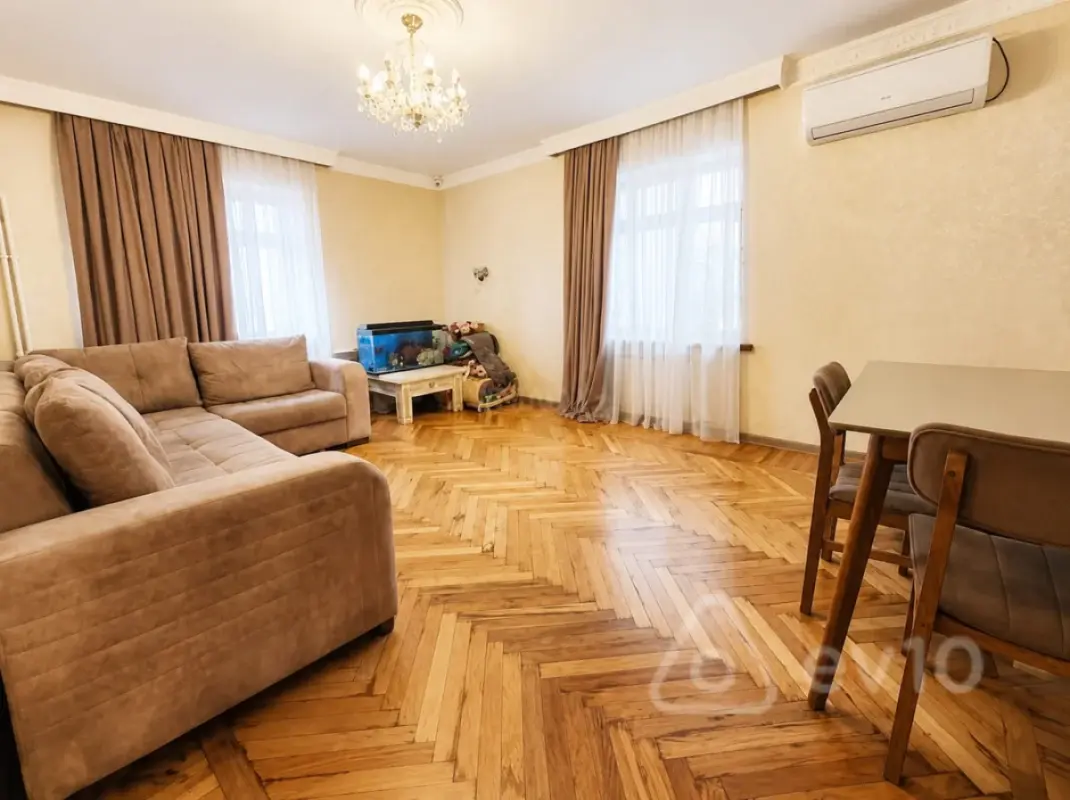 Satılır 3 otaqlı köhnə tikili 55 m²