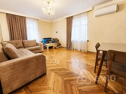 Satılır 3 otaqlı köhnə tikili 55 m² — Bakı, Nizami 3 otaq 55.00 m²