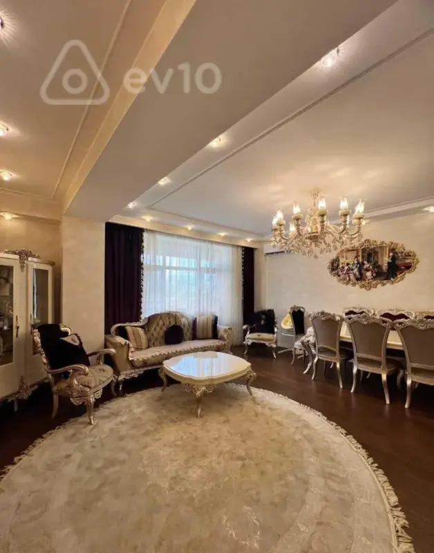 Kirayə verilir 3 otaqlı yeni tikili 161 m²
