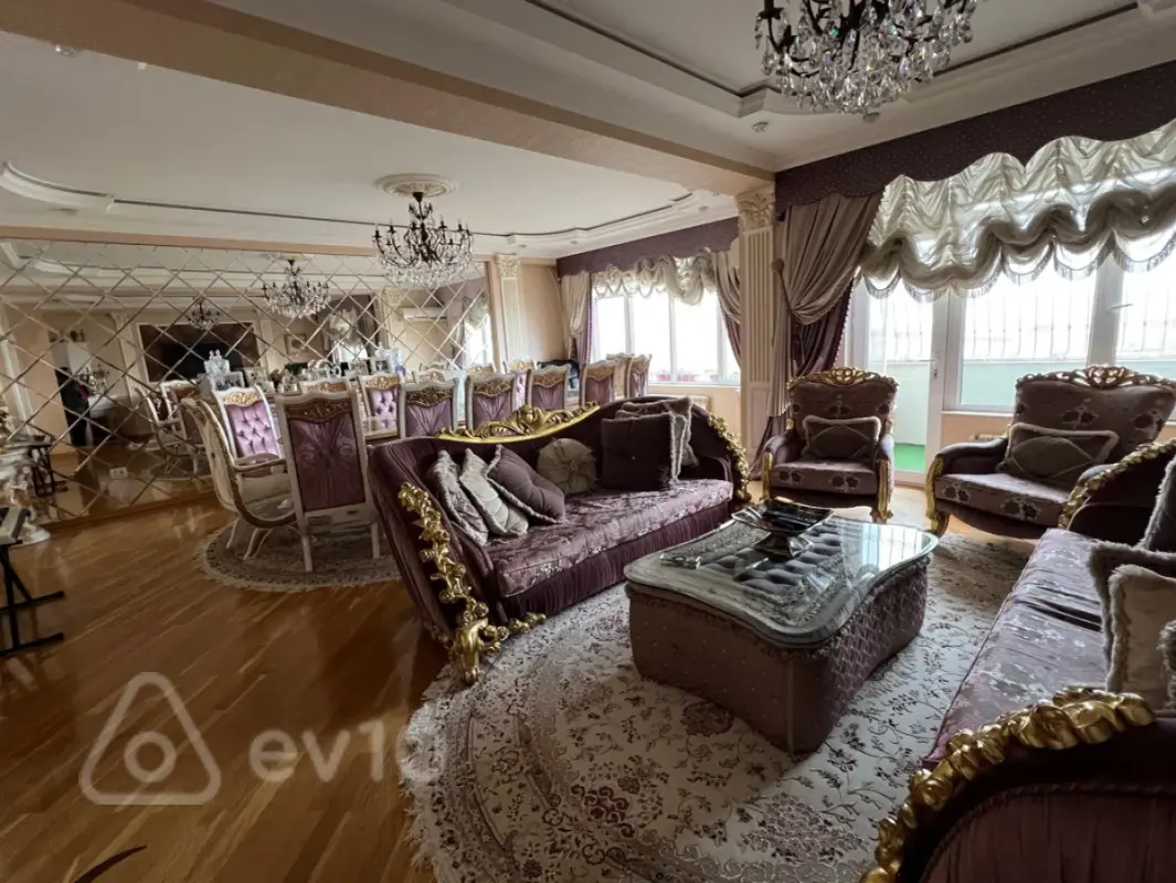 Satılır 5 otaqlı yeni tikili 210 m²