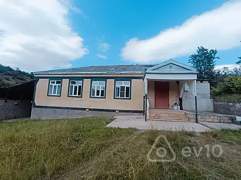 Satılır 4 otaqlı həyət evi 150 m² — Qusar 4 otaq 150.00 m²