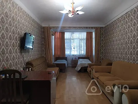 Satılır 2 otaqlı köhnə tikili 43 m² — Bakı, Nizami 2 otaq 43.00 m²