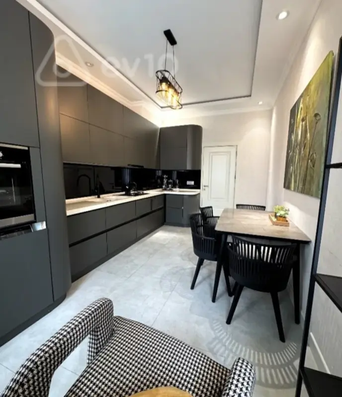 Satılır 3 otaqlı yeni tikili 105 m²
