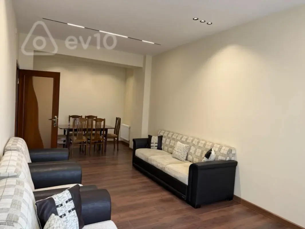 Satılır 3 otaqlı yeni tikili 130 m²