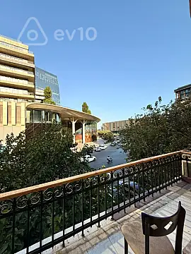 Kirayə verilir 1 otaqlı köhnə tikili 45 m² — Bakı, Səbail 1 otaq 45.00 m²