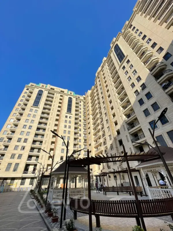 Satılır 4 otaqlı yeni tikili 212 m²