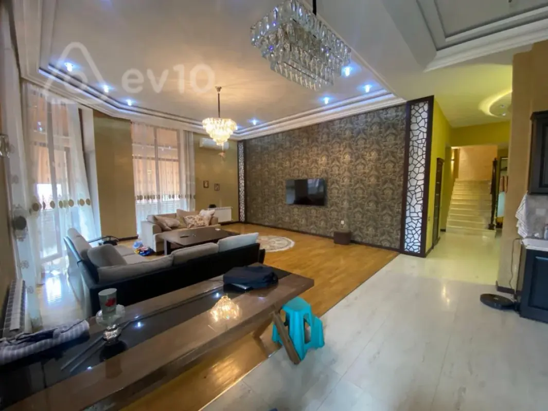 Satılır 4 otaqlı yeni tikili 200 m²