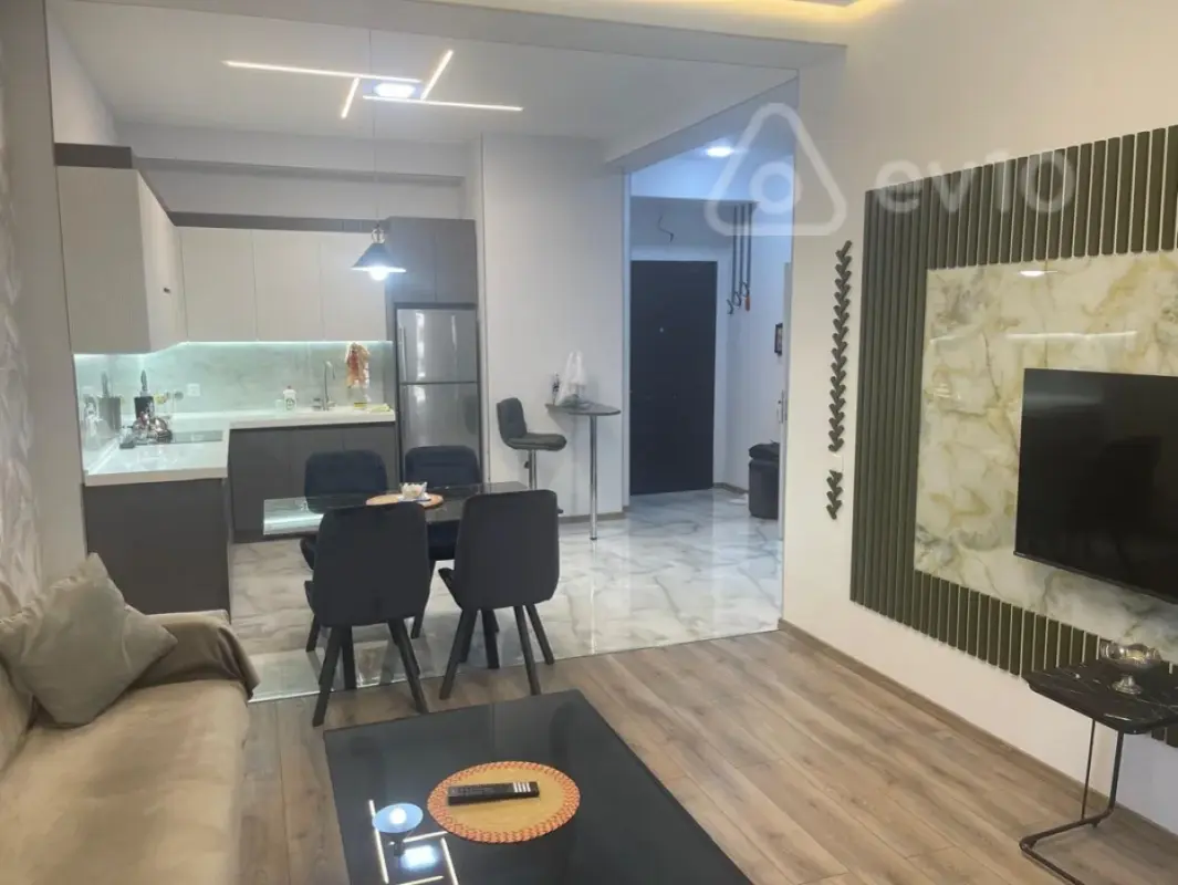 Kirayə verilir 2 otaqlı yeni tikili 65 m²