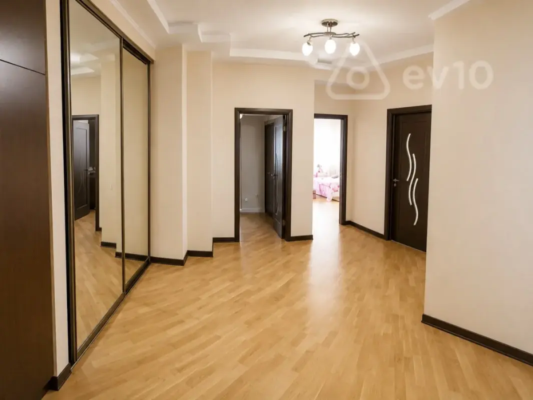 Satılır 4 otaqlı yeni tikili 170 m²