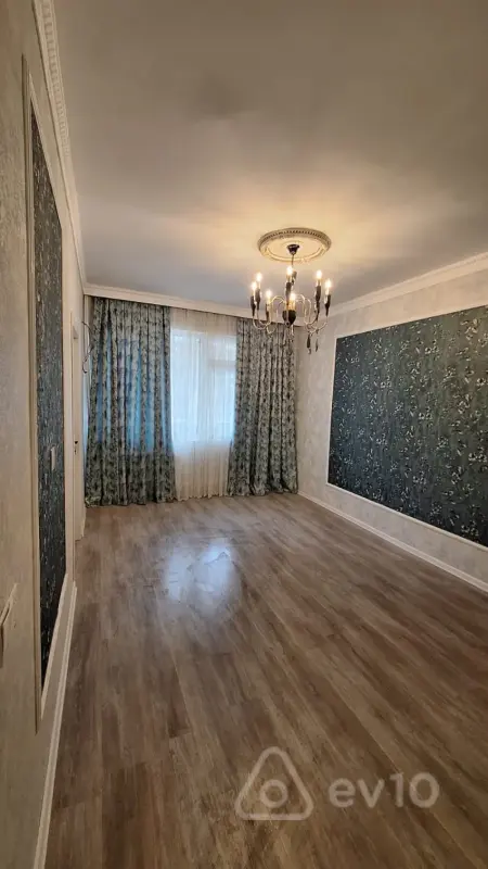 Satılır 2 otaqlı köhnə tikili 40 m²