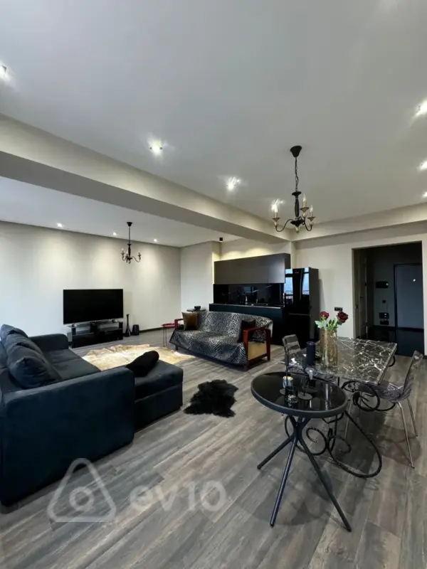 Kirayə verilir 2 otaqlı yeni tikili 100 m²