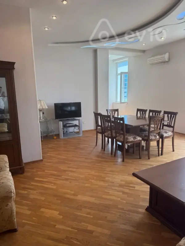 Kirayə verilir 2 otaqlı yeni tikili 90 m²