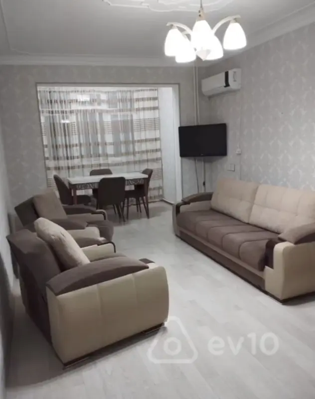 Kirayə verilir 2 otaqlı köhnə tikili 50 m²