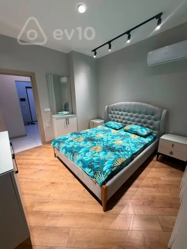 Kirayə verilir 2 otaqlı yeni tikili 65 m²
