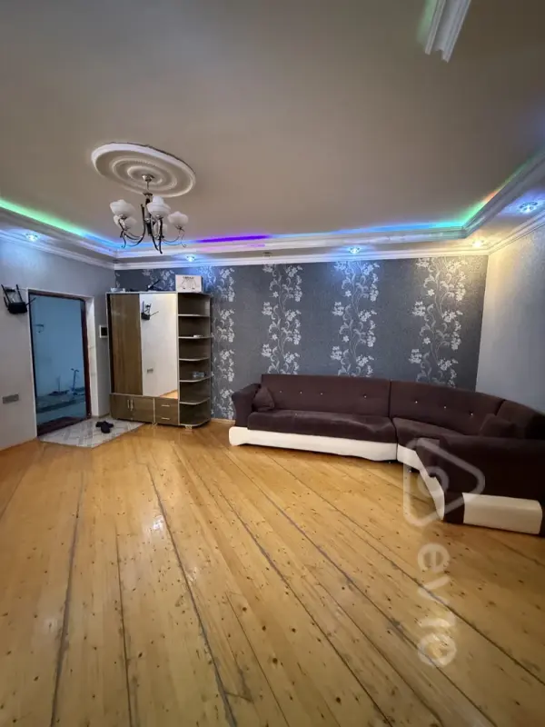 Kirayə verilir 3 otaqlı yeni tikili 90 m²
