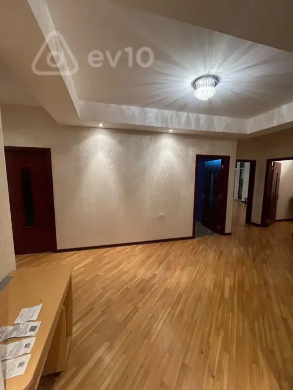 Kirayə verilir 2 otaqlı yeni tikili 200 m²