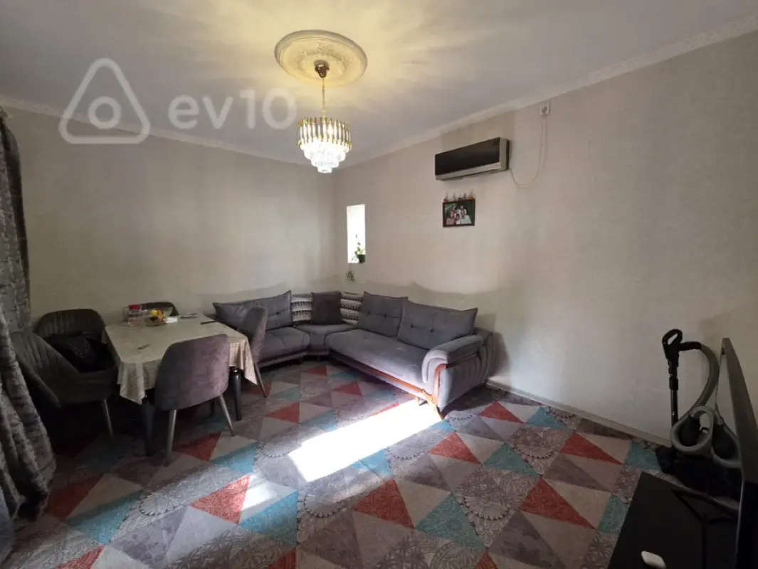 Satılır 2 otaqlı köhnə tikili 33 m²