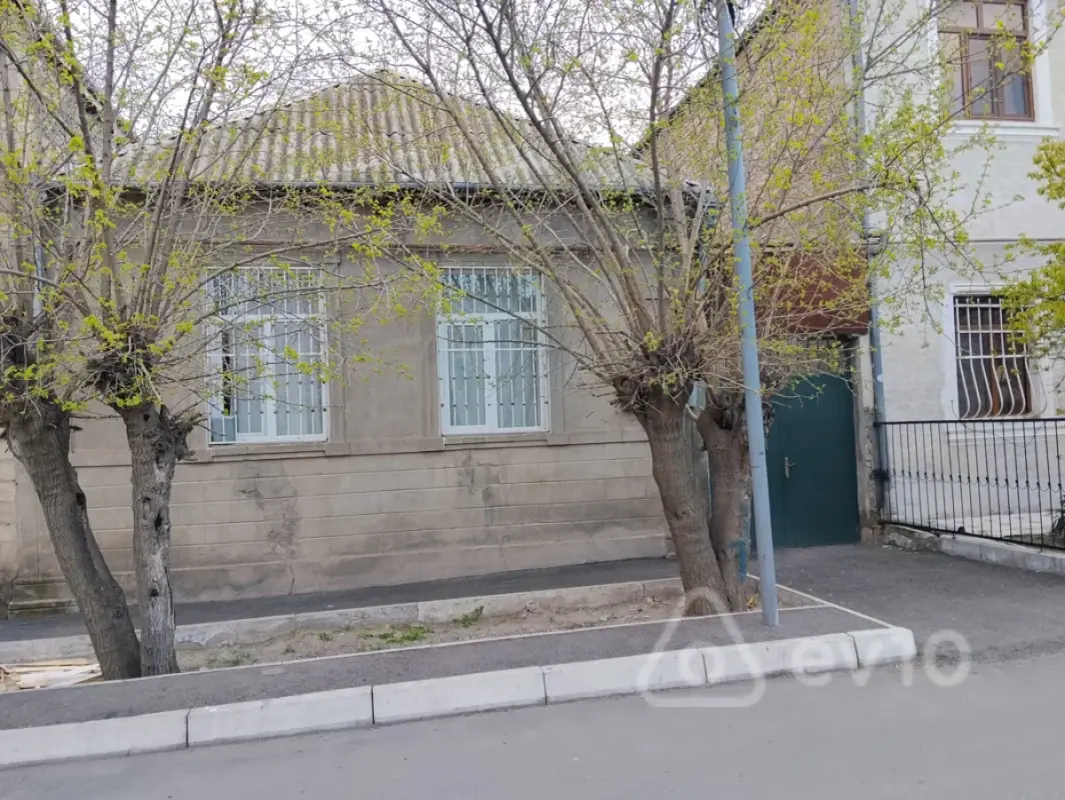 Satılır 3 otaqlı köhnə tikili 86 m²