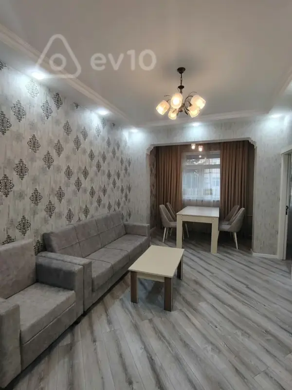 Satılır 2 otaqlı köhnə tikili 55 m²