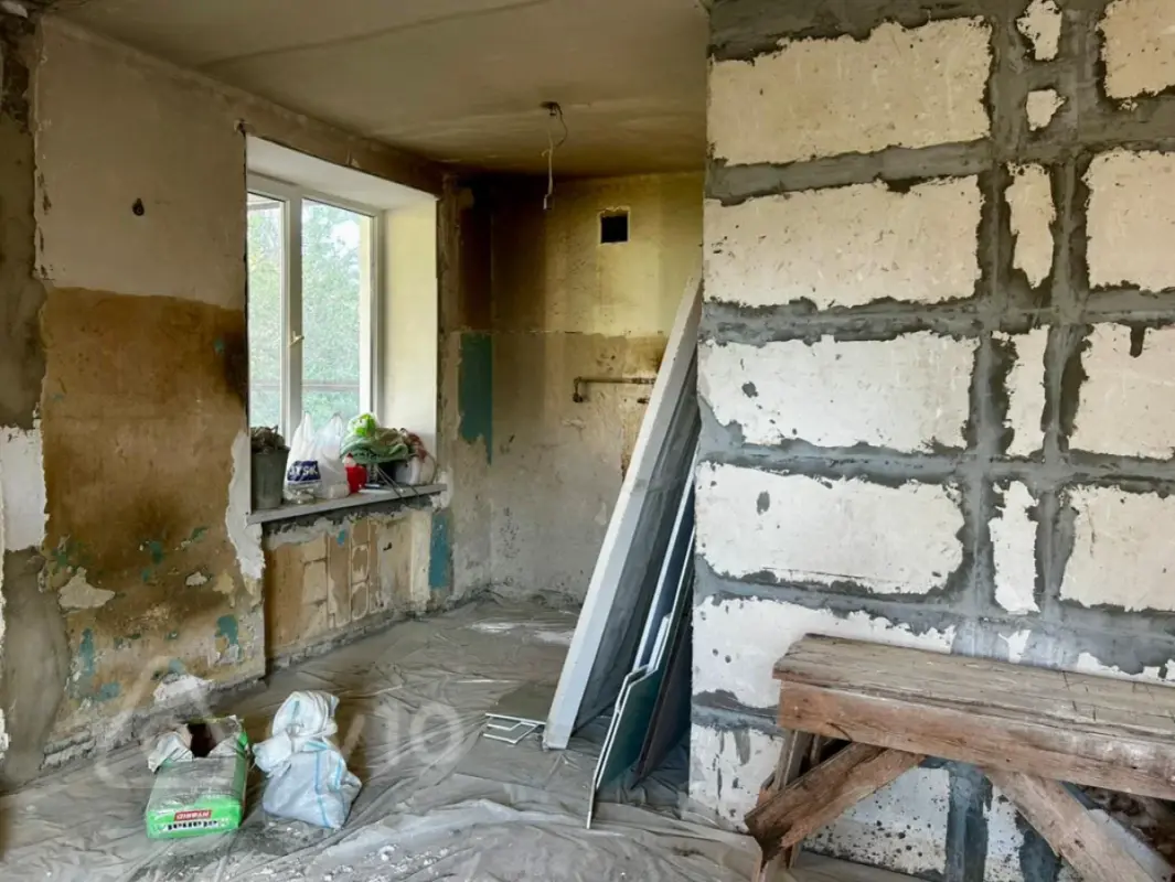 Satılır 2 otaqlı köhnə tikili 55 m²