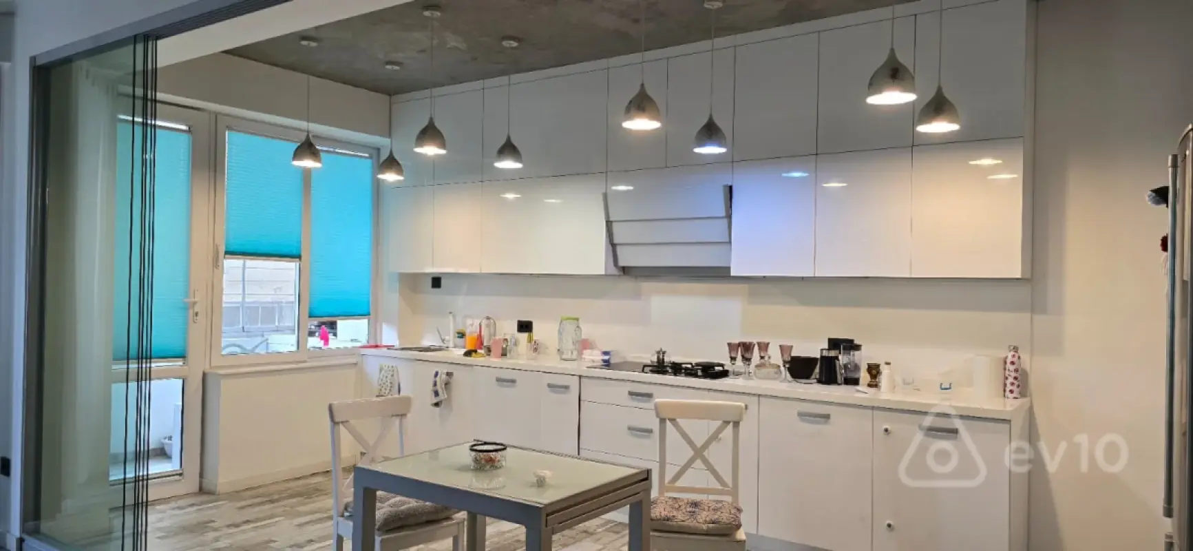 Kirayə verilir 3 otaqlı yeni tikili 148 m²