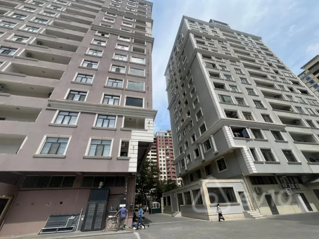 Satılır 2 otaqlı yeni tikili 60 m²