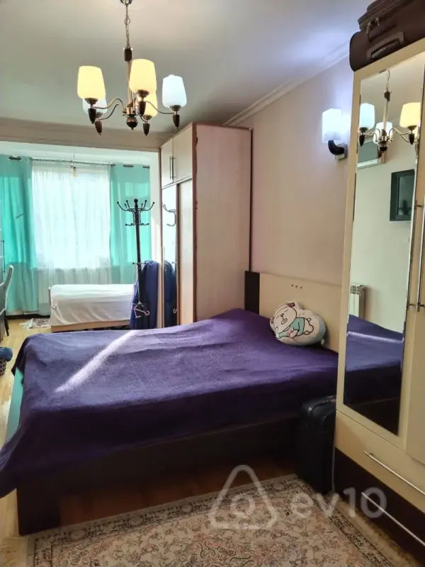 Satılır 2 otaqlı köhnə tikili 52 m²