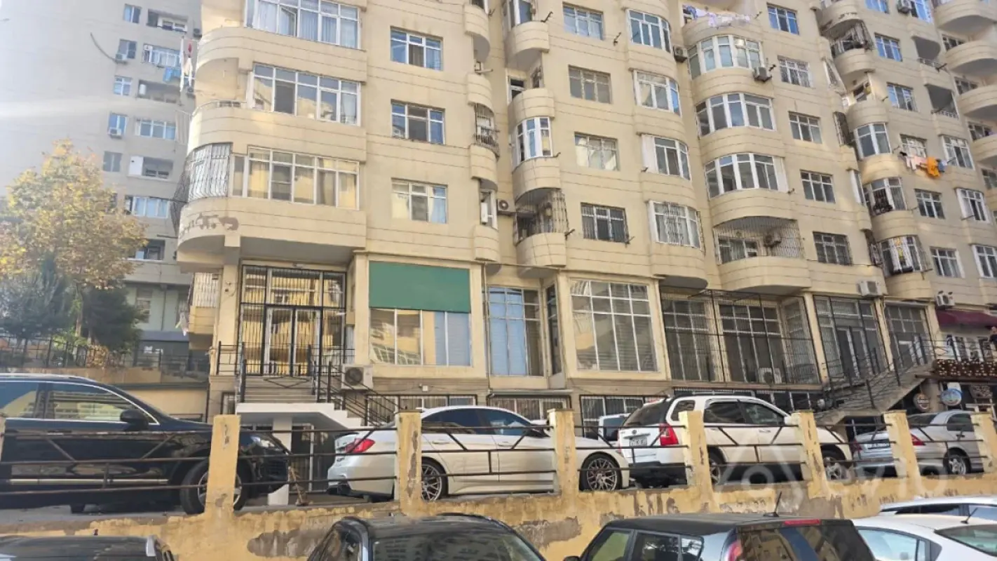Satılır mənzil 350 m²