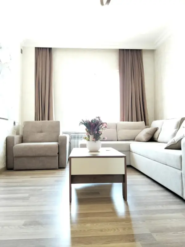 Satılır 2 otaqlı köhnə tikili 60 m²