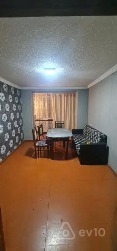 Kirayə verilir 3 otaqlı köhnə tikili 80 m²