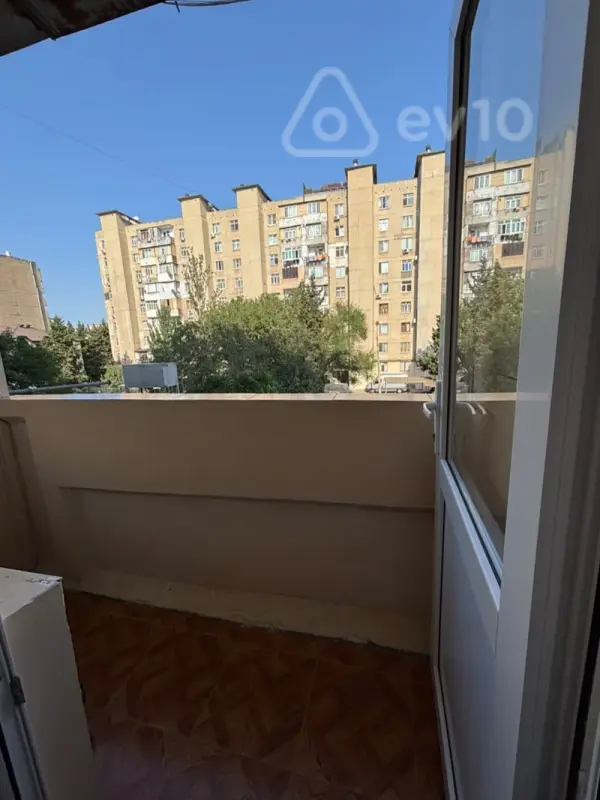 Satılır 2 otaqlı köhnə tikili 65 m²