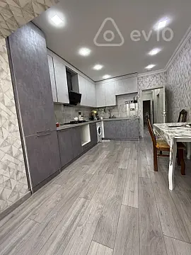 Satılır 4 otaqlı köhnə tikili 110 m² — Bakı, Suraxanı 4 otaq 110.00 m²
