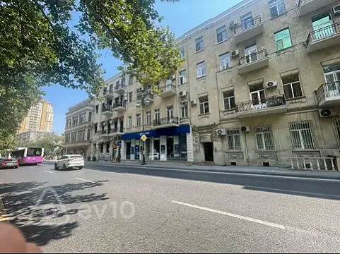 Satılır 3 otaqlı köhnə tikili 120 m² — Bakı, Nəsimi 3 otaq 120.00 m²