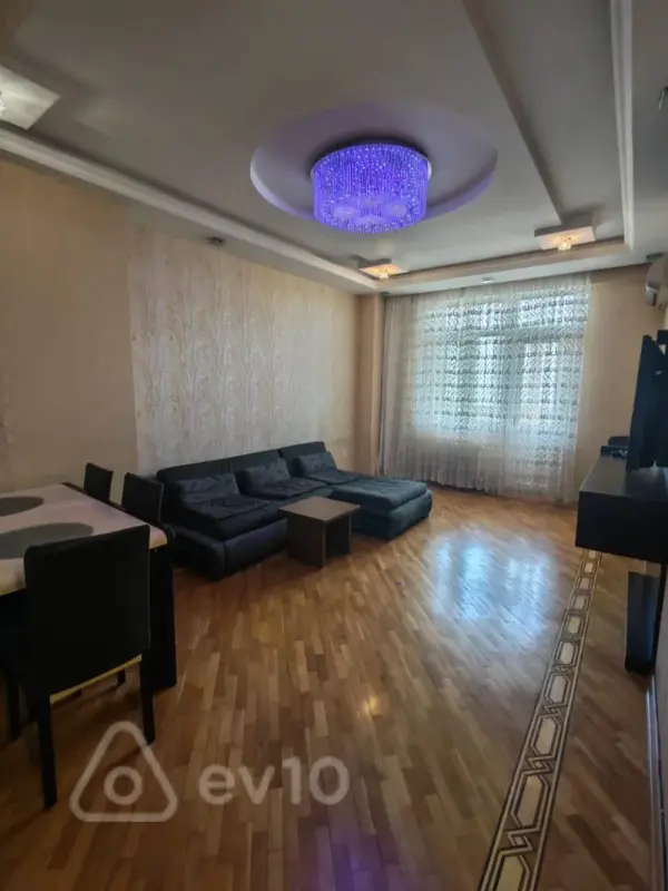 Kirayə verilir 2 otaqlı yeni tikili 80 m²