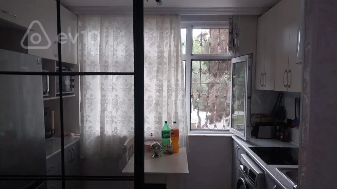 Satılır 2 otaqlı köhnə tikili 35 m²