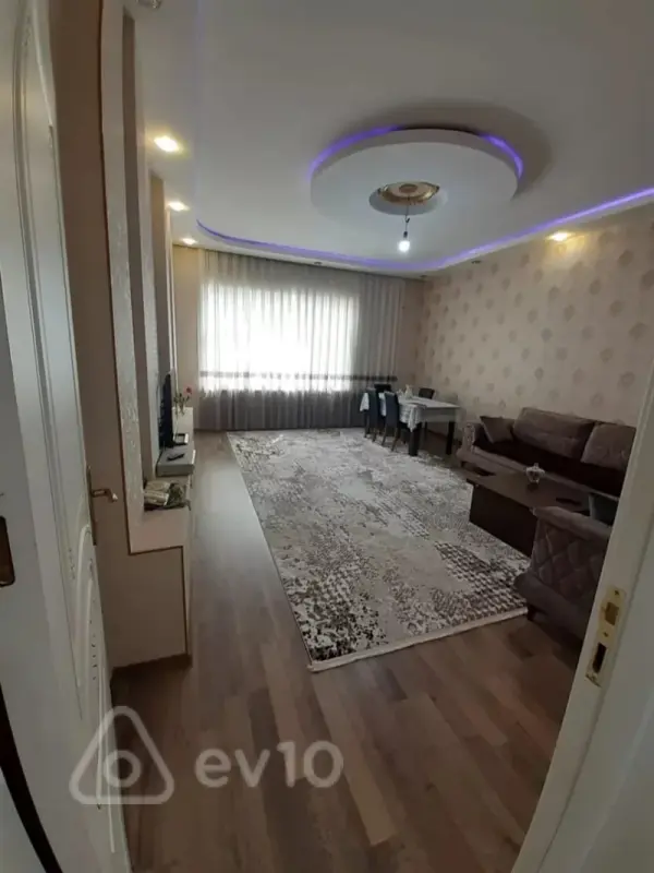 Satılır 5 otaqlı həyət evi 180 m²