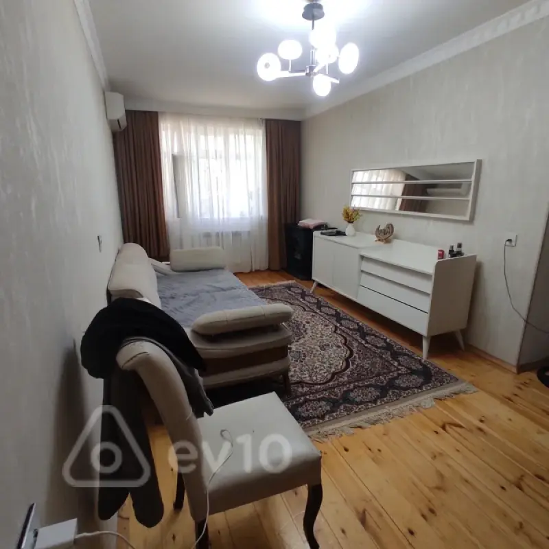 Satılır 6 otaqlı həyət evi 150 m²