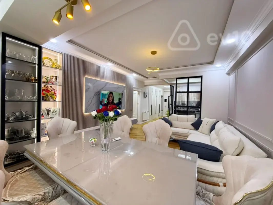 Satılır 2 otaqlı yeni tikili 80 m²