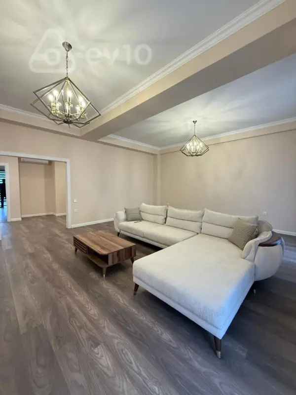 Kirayə verilir 3 otaqlı yeni tikili 130 m²