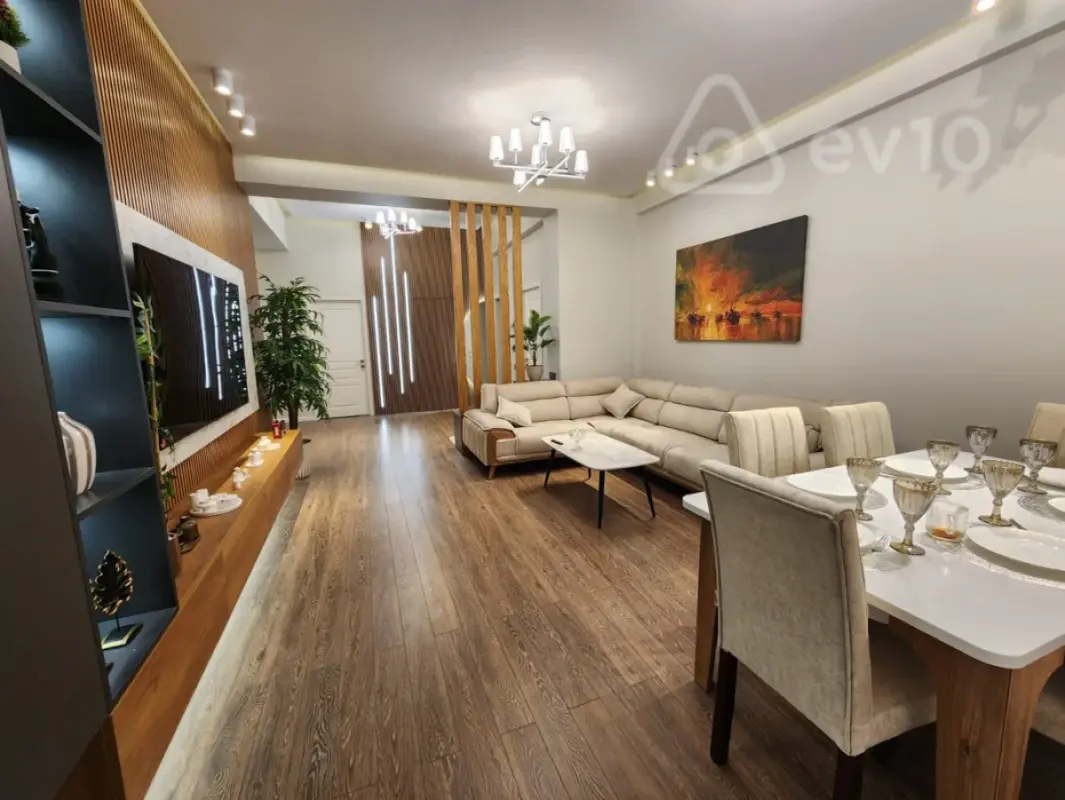 Kirayə verilir 3 otaqlı yeni tikili 145 m²