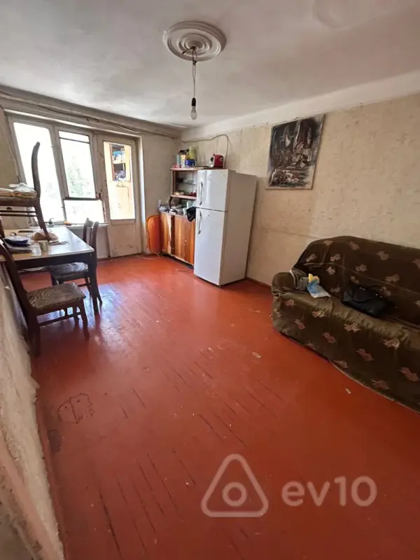 Satılır 3 otaqlı köhnə tikili 70 m²