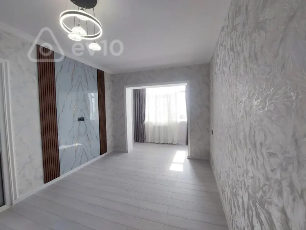 Satılır 2 otaqlı köhnə tikili 50 m²