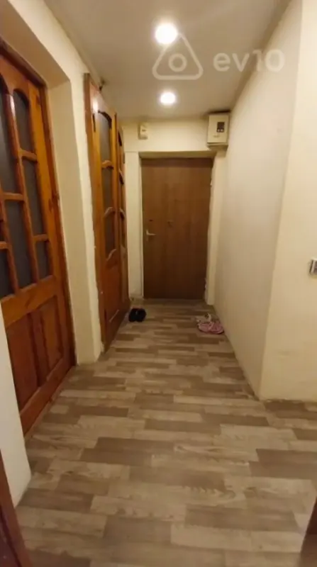 Satılır 3 otaqlı köhnə tikili 85 m²