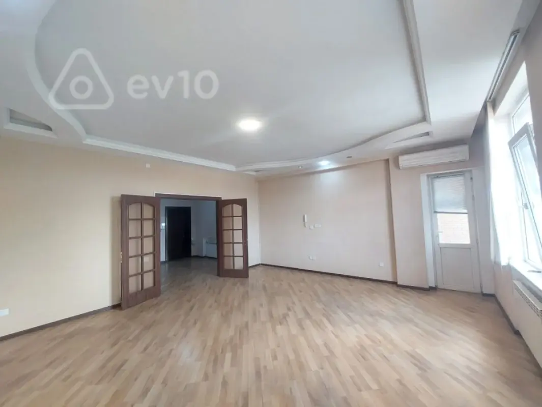 Kirayə verilir 3 otaqlı ofis 140 m²