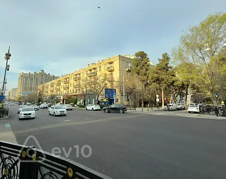 Satılır 3 otaqlı köhnə tikili 80 m² — Bakı, Yasamal 3 otaq 80.00 m²