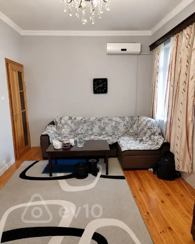 Satılır 2 otaqlı köhnə tikili 50 m²