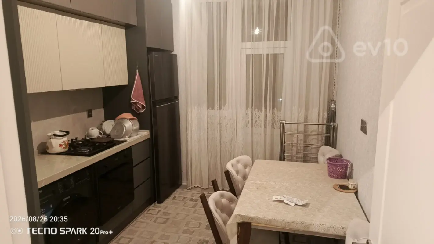 Kirayə verilir 2 otaqlı yeni tikili 75 m²
