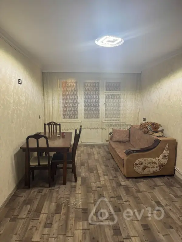 Kirayə verilir 2 otaqlı yeni tikili 65 m²